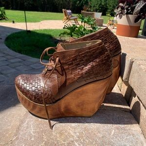 BedStu lace up leather bootie